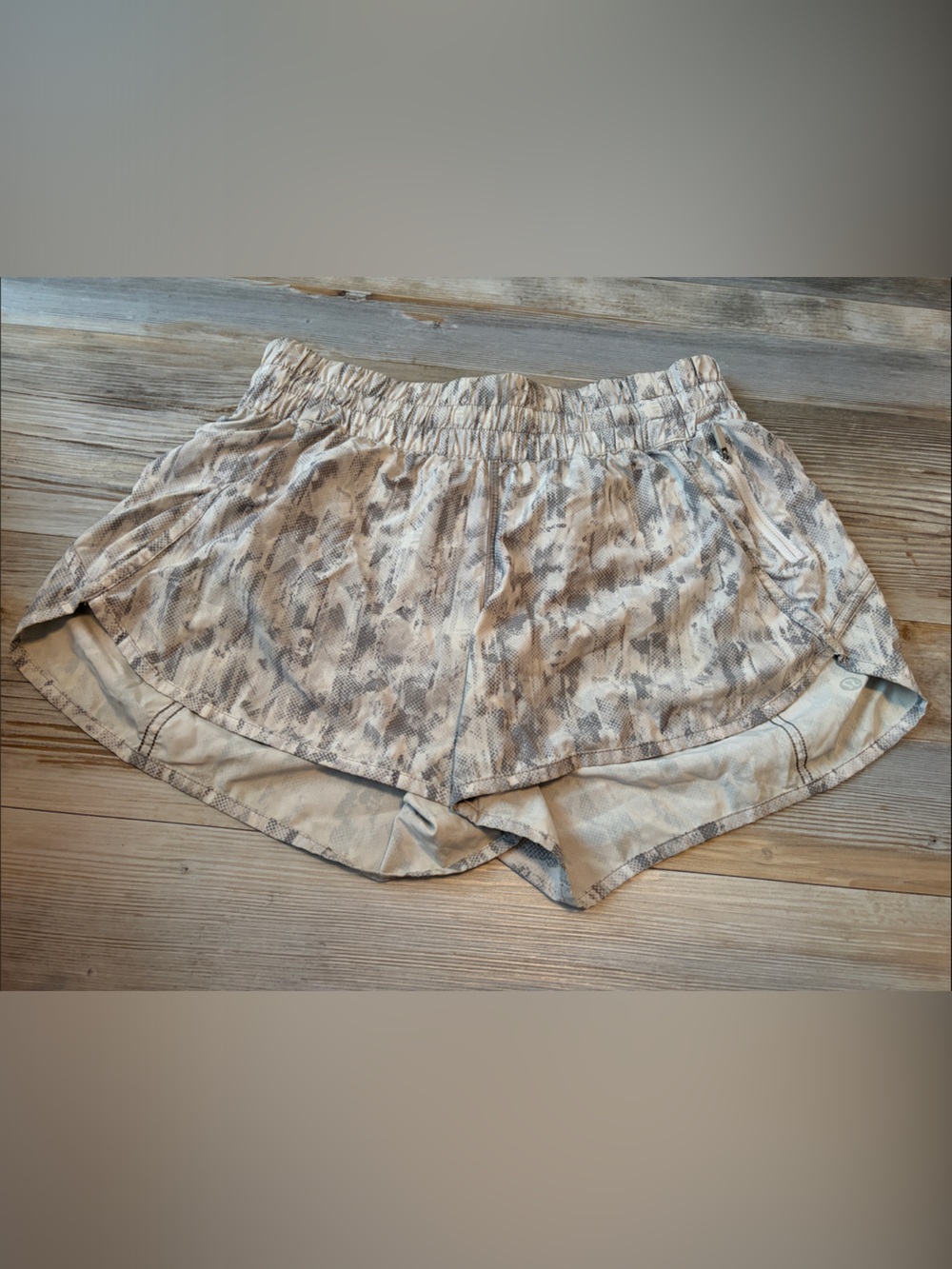 lululemon athletica Women's Beige Camo Athletic Shorts 4”